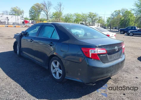 2014 Toyota Camry Se z USA, uszkodzony, nr VIN 4T1BF1FK3EU367945